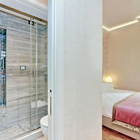Bq House Colosseum Luxury 3*