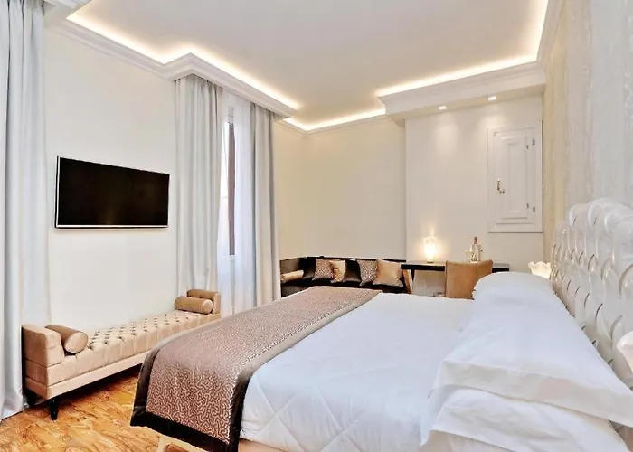 Bed & Breakfast Bq House Colosseum Luxury Rooms 4*